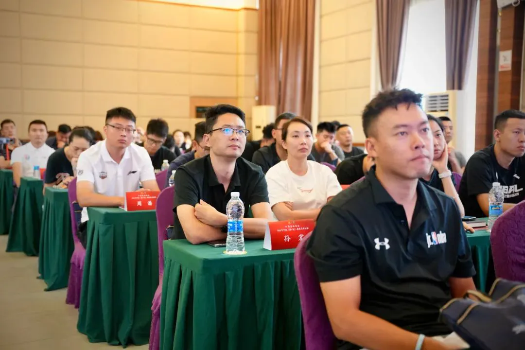 如何在封闭训练中培养篮球战术意识_2